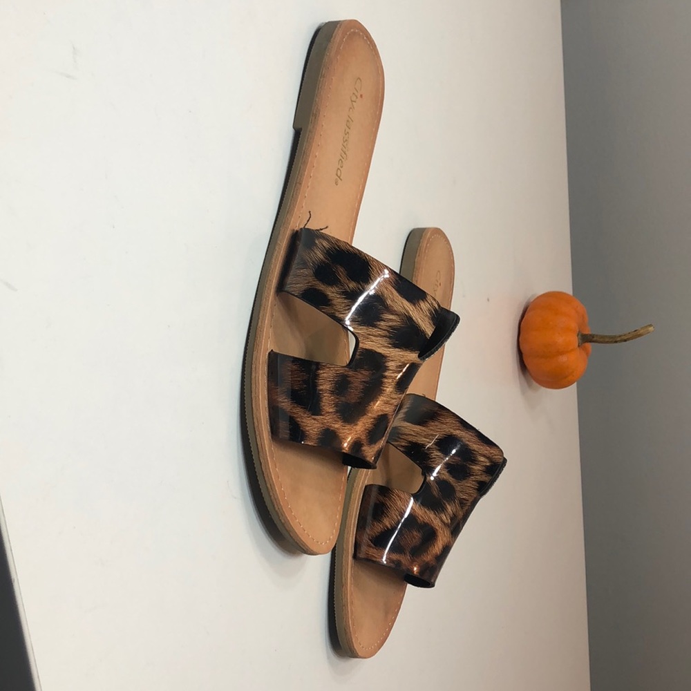 Sandals. Leopard print